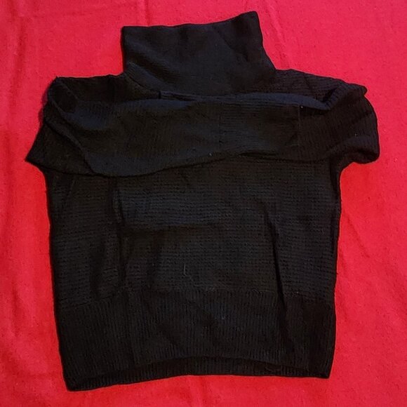 Banana Republic Ladies Small wide neck shirt - Picture 2 of 5